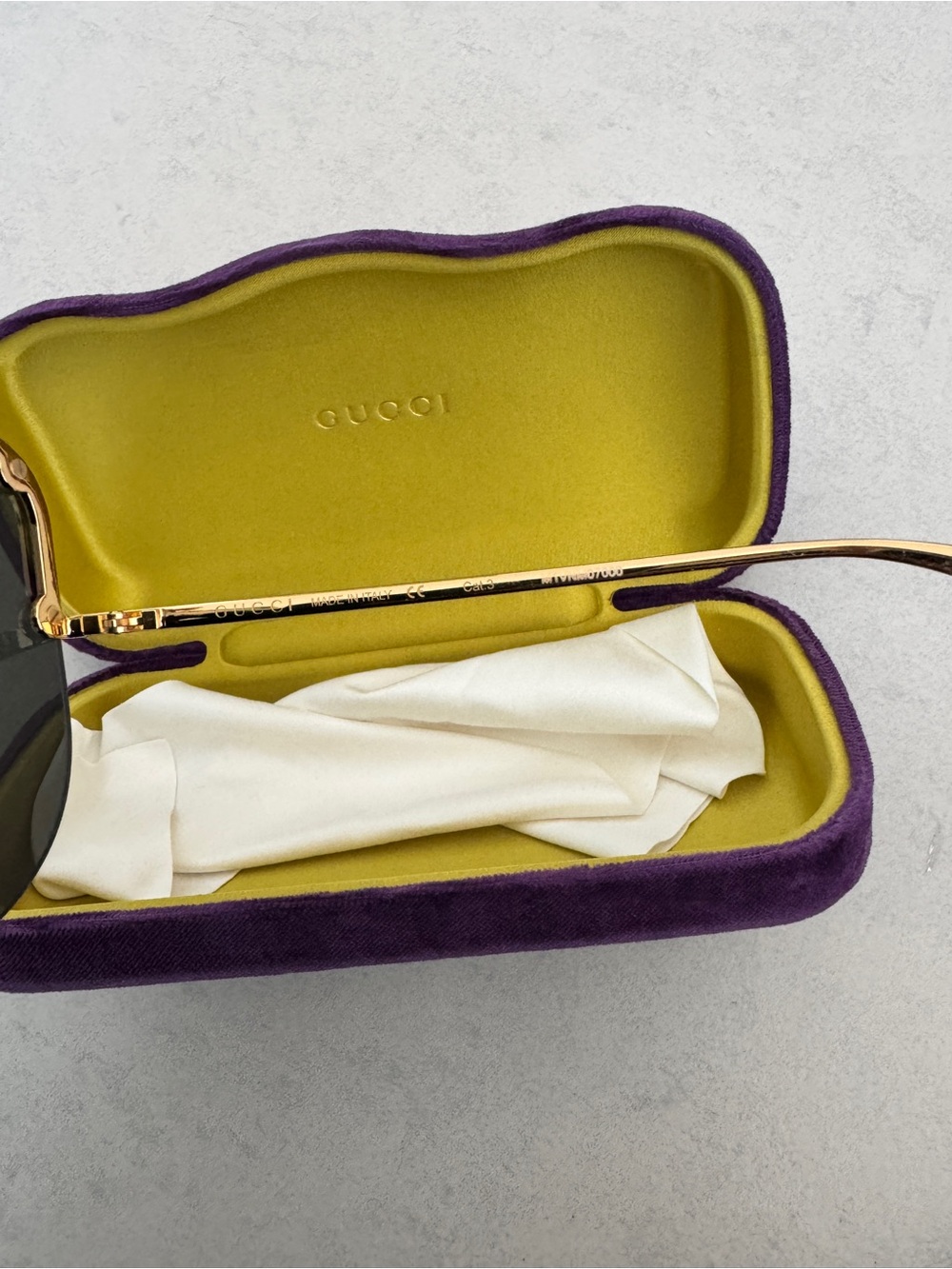 GUCCI SUNGLASSES - Picture 4 of 8